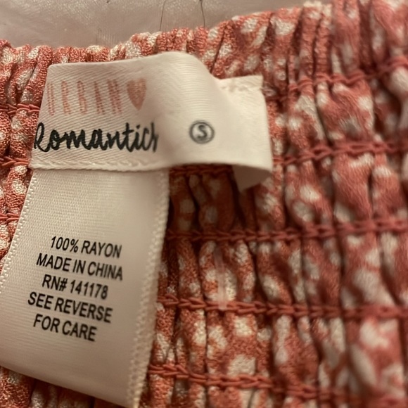 Pink skirt with shorts - Picture 4 of 5